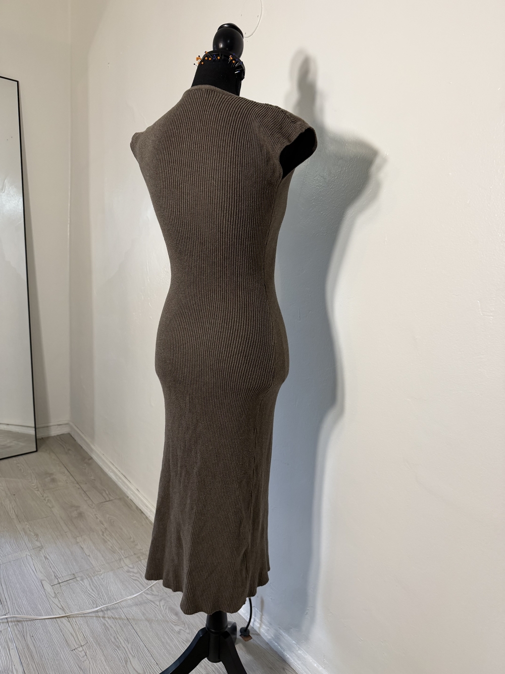 Brown Ribbed Button-Front Midi Dress - Picture 10 of 12